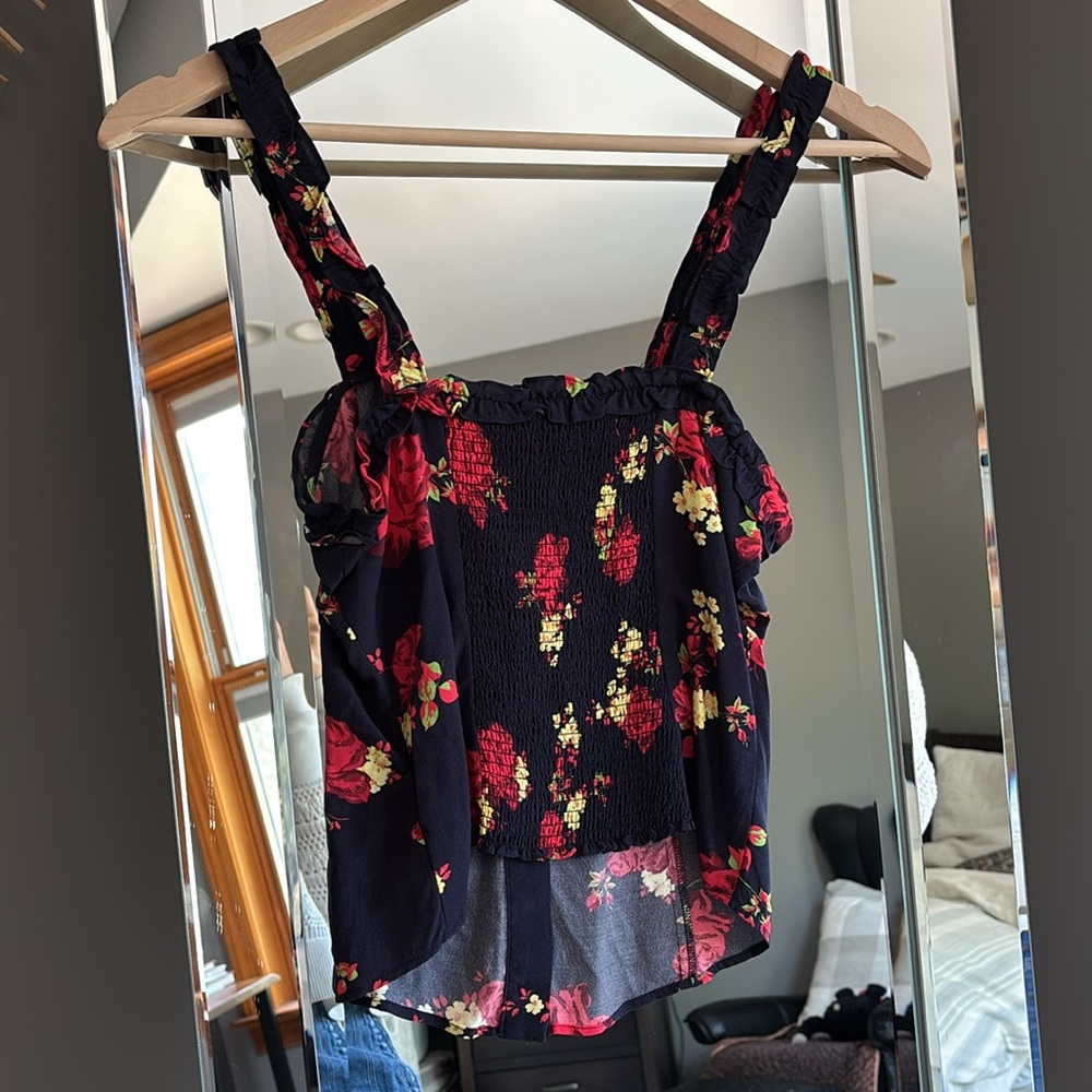 Favorite Daughter Xs floral top NWT - Picture 5 of 5
